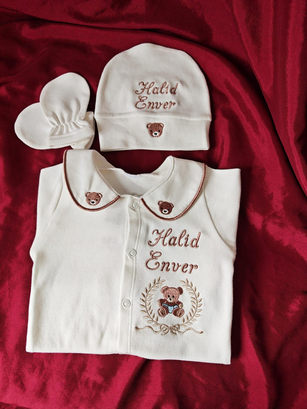 Minivello® Personalisiertes Baby-Set aus 100 % Bio-Baumwolle mit Namensstickerei (3-teilig)
