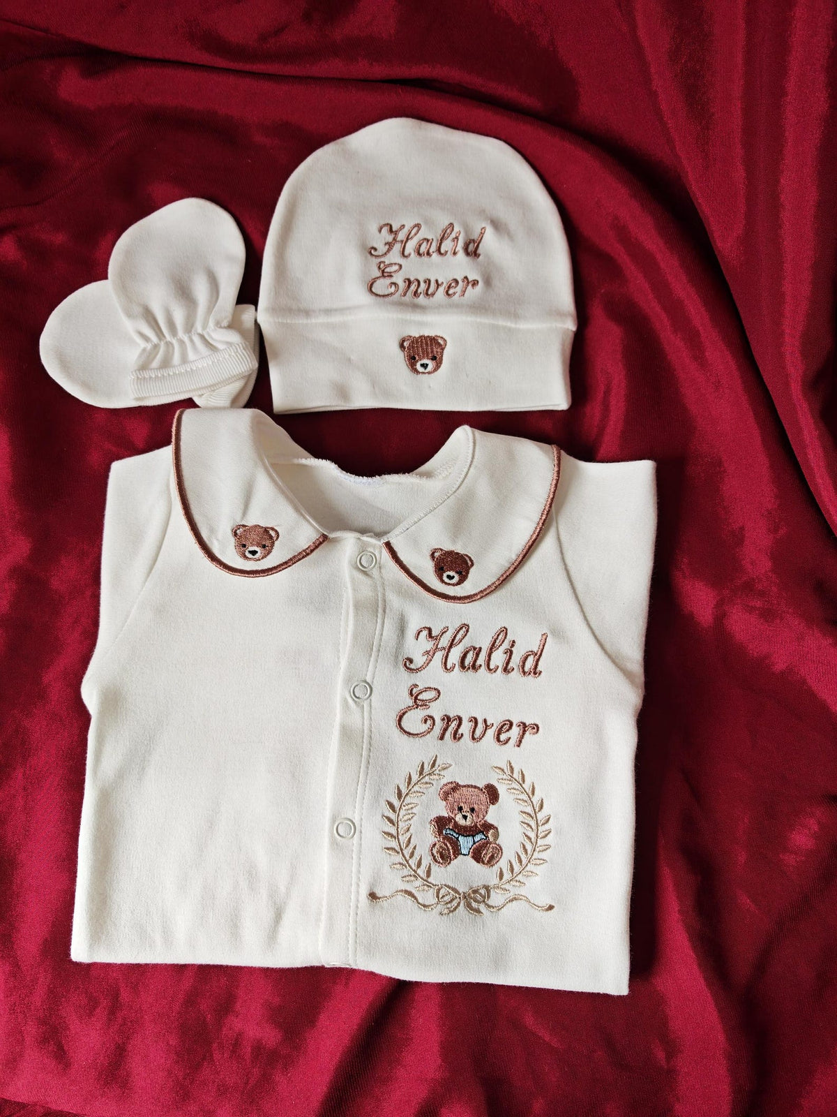 Minivello® Personalisiertes Baby-Set aus 100 % Bio-Baumwolle mit Namensstickerei (3-teilig)