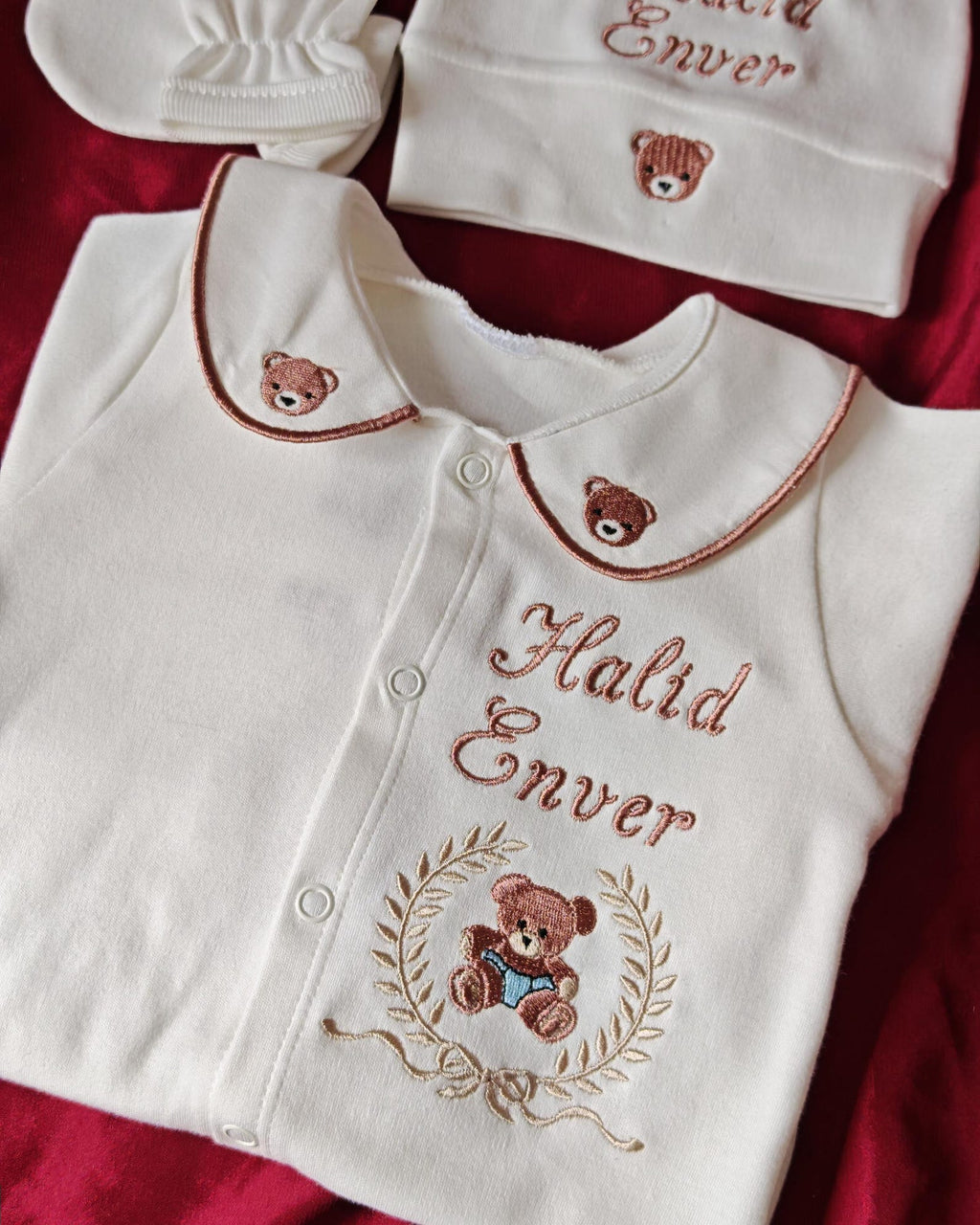 Minivello® Personalisiertes Baby-Set aus 100 % Bio-Baumwolle mit Namensstickerei (3-teilig)