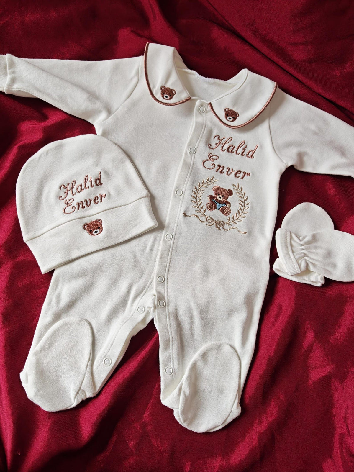 Minivello® Personalisiertes Baby-Set aus 100 % Bio-Baumwolle mit Namensstickerei (3-teilig)