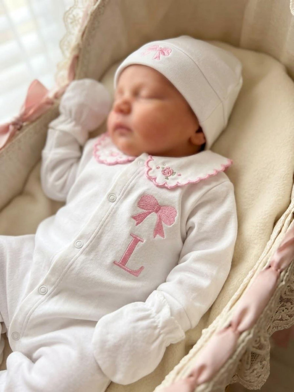 Minivello® Personalisiertes Baby-Set aus 100 % gekämmter Baumwolle mit Namensstickerei (3-teilig)
